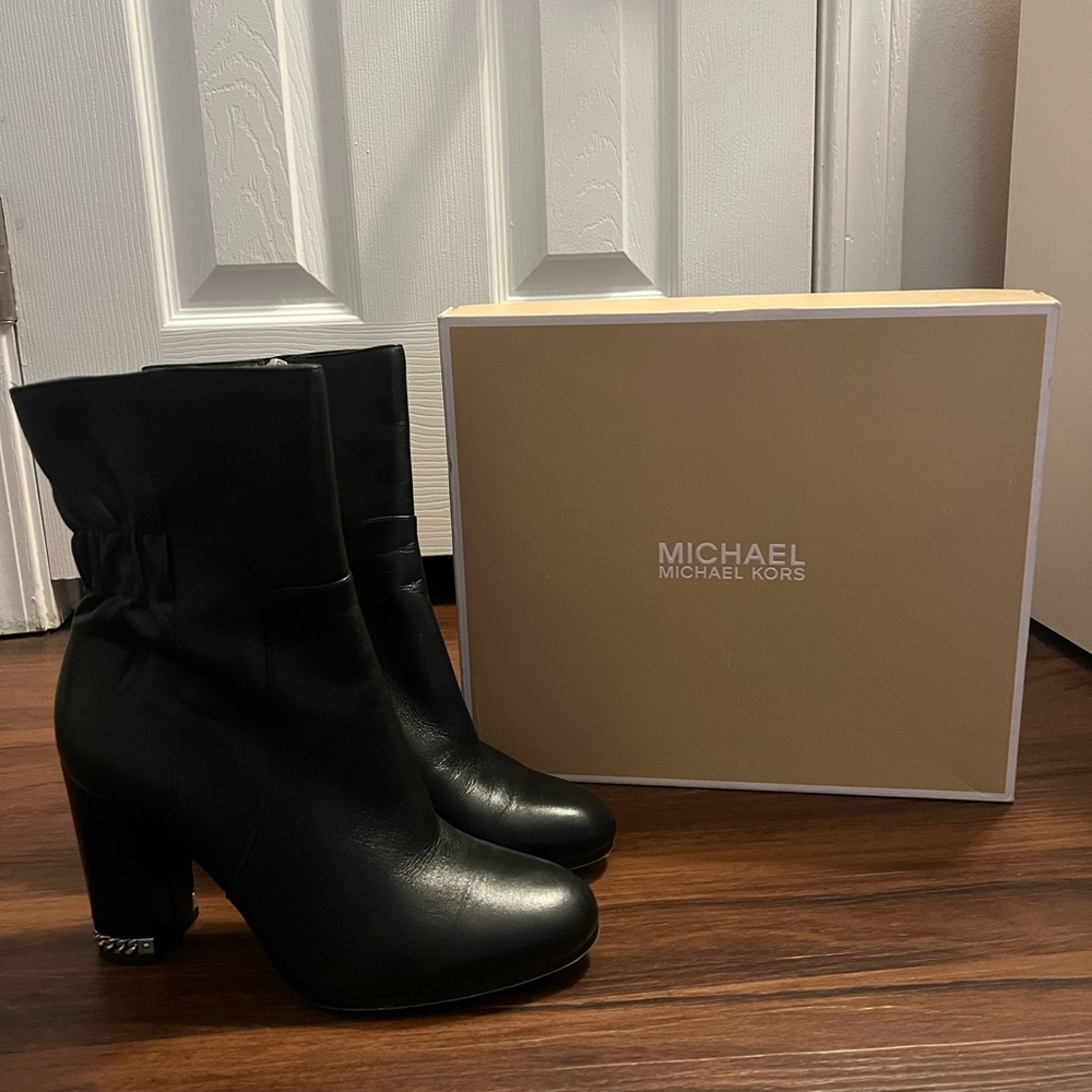 Michael by Michael Kors Black Leather Ankle Boots with Block Chain Heels BNIB - Picture 11 of 11